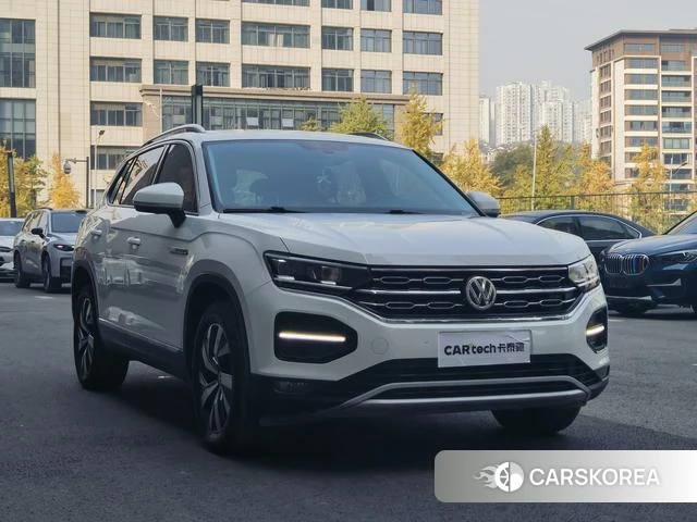Volkswagen Tanyue 2022 Белый из Китая, фото 2