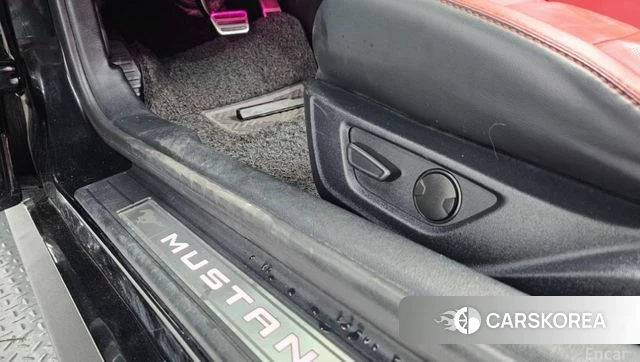 Ford Mustang 2019 Серый из Кореи, фото 2