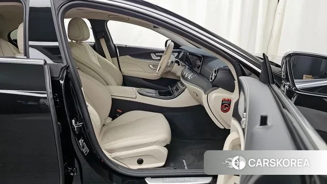 Mercedes-Benz CLS-Class C257 2023 Черный из Кореи, фото 2