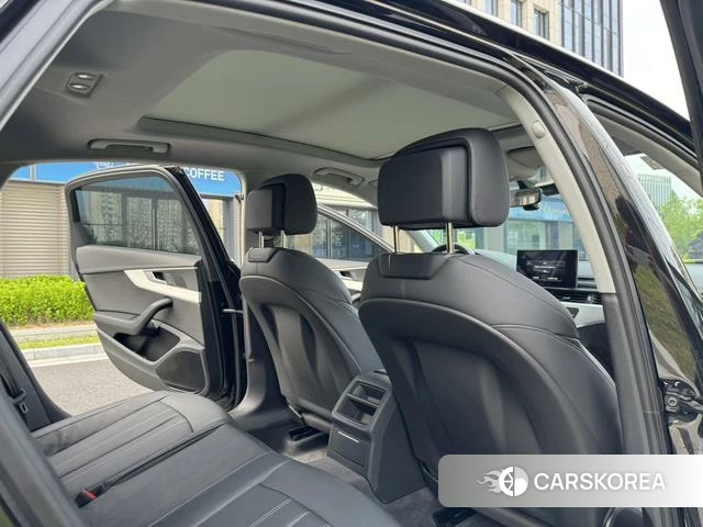 Audi A4L 2022 Черный из Китая, фото 2