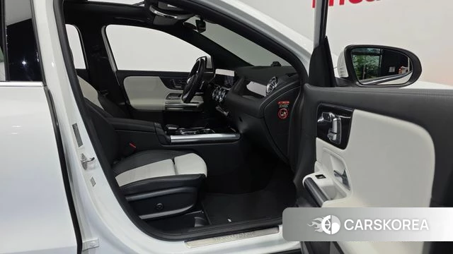 Mercedes-Benz GLA - Class H247 2021 Белый из Кореи, фото 2