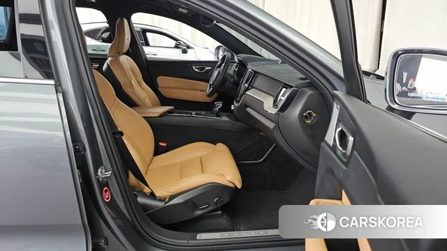 Volvo XC60 second Generation 2019 Серый из Кореи, фото 2