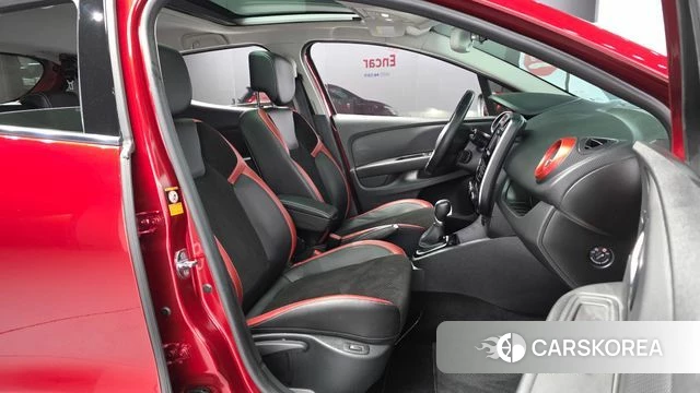 Renault Korea (Samsung) Clio 2018 Красный из Кореи, фото 2