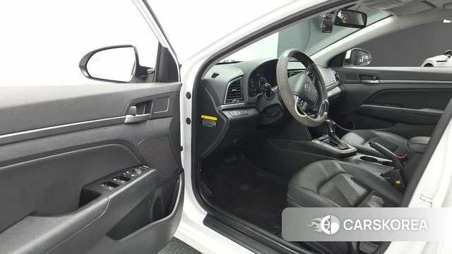 Hyundai Avante AD 2018 Белый из Кореи, фото 2