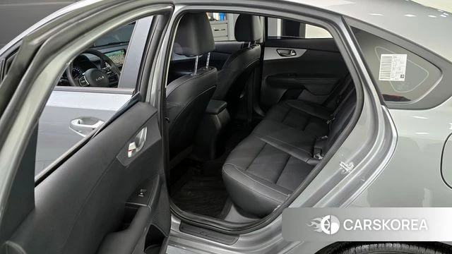 Kia The New K3 2nd generation 2023 Серый из Кореи, фото 2