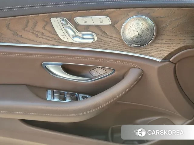 Mercedes-Benz E-Class W213 2019 Черный из Кореи, фото 2