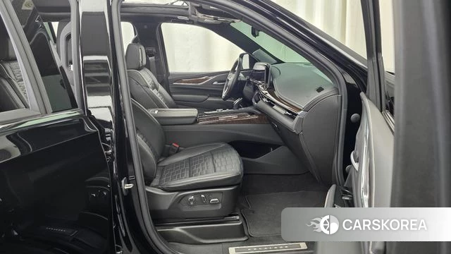 Cadillac Escalade 5th Generation 2023 Черный из Кореи, фото 2