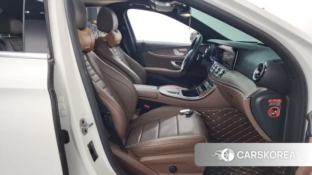 Mercedes-Benz E-Class W213 2021 Белый из Кореи, фото 2