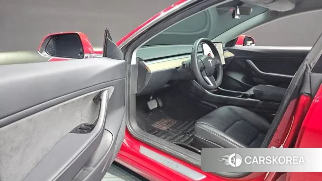 Tesla Model 3 2020 Красный из Кореи, фото 2