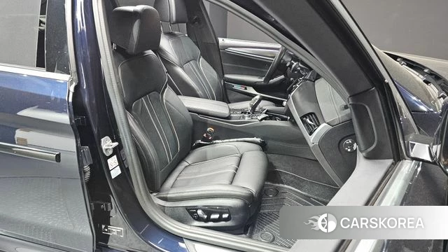 BMW 5 Series (G30) 2023 Синий из Кореи, фото 2