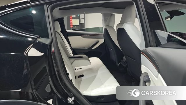 Tesla Model Y 2025 Черный из Кореи, фото 2