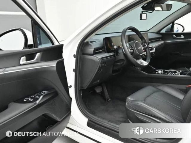 Kia The New K5 3rd generation 2025 Белый из Кореи, фото 2
