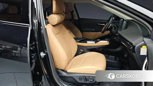 Kia EV6 2023 Черный из Кореи, фото 2