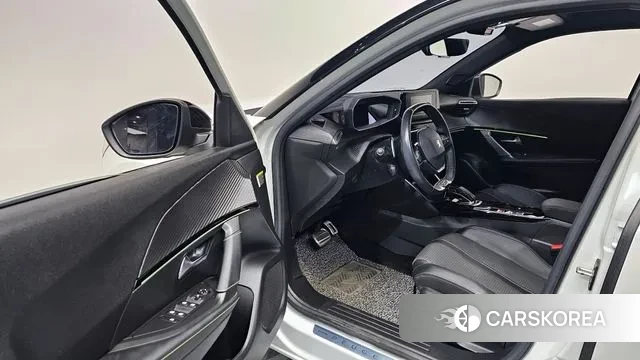 Peugeot 2008 Second generation 2021 Белый двухцветный из Кореи, фото 2