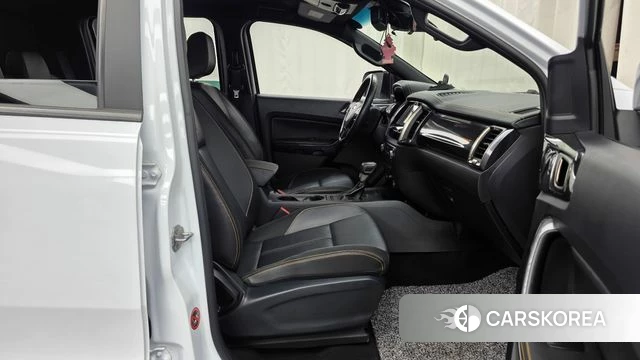 Ford Ranger 3rd Generation 2022 Белый из Кореи, фото 2