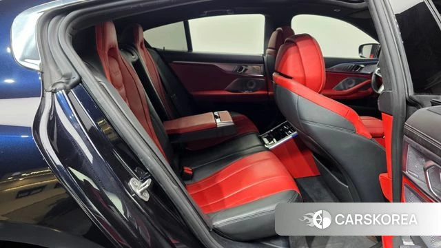 BMW 8 Series (G15) 2021 Черный из Кореи, фото 2