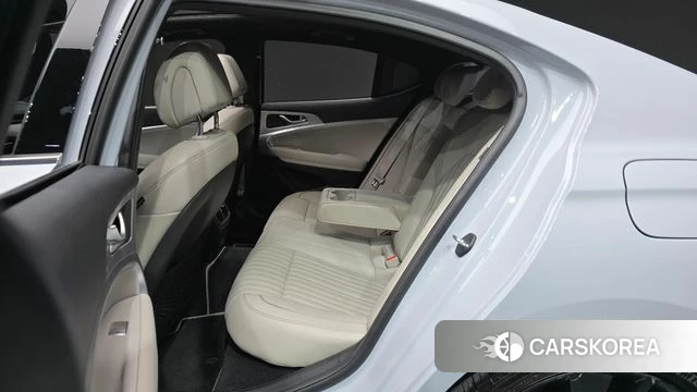 Genesis The New G70 2021 Светло-серебряный цвет из Кореи, фото 2