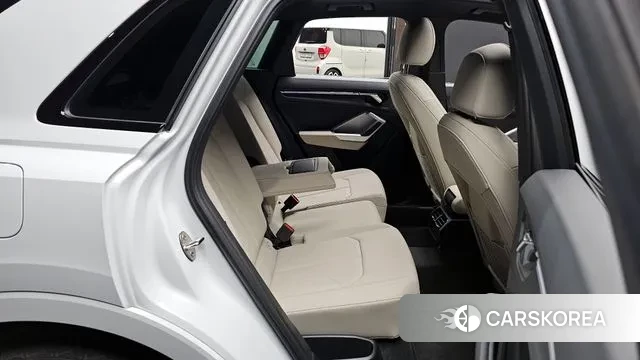 Audi Q3 (F3) 2025 Белый из Кореи, фото 2