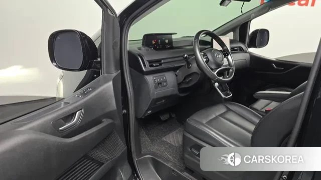 Hyundai Staria 2023 Черный из Кореи, фото 2