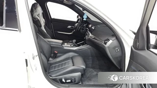 BMW 3 Series (G20) 2022 Белый из Кореи, фото 2