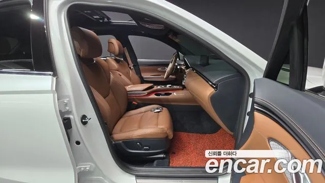 Genesis GV70 2023 Белый из Кореи, фото 2