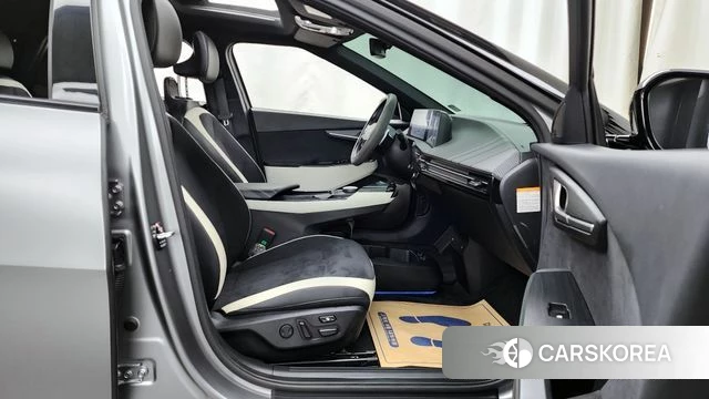 Kia EV6 2022 Серый из Кореи, фото 2