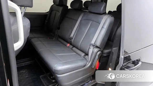 Hyundai Staria 2024 Черный из Кореи, фото 2