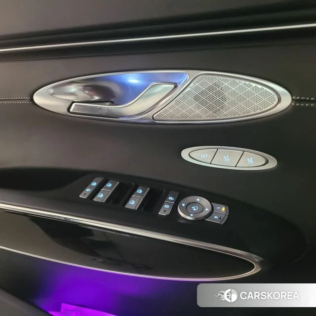 Genesis GV70 2021 Черный из Кореи, фото 2