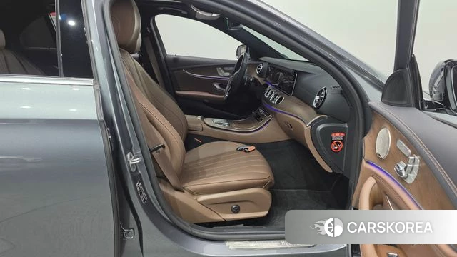 Mercedes-Benz E-Class W213 2022 Серый из Кореи, фото 2