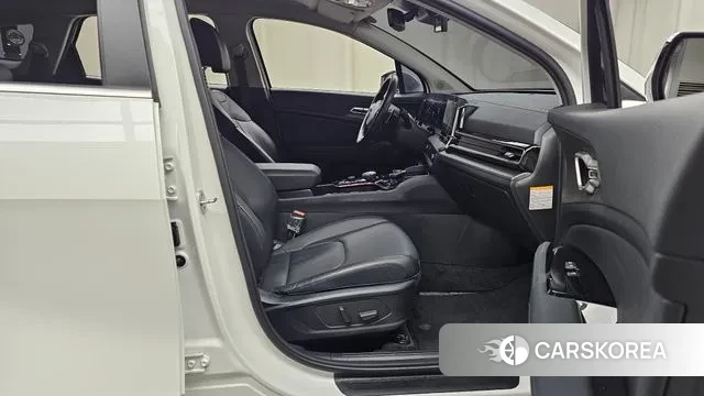 Kia Sportage 5th Generation Hybrid 2021 Белый из Кореи, фото 2