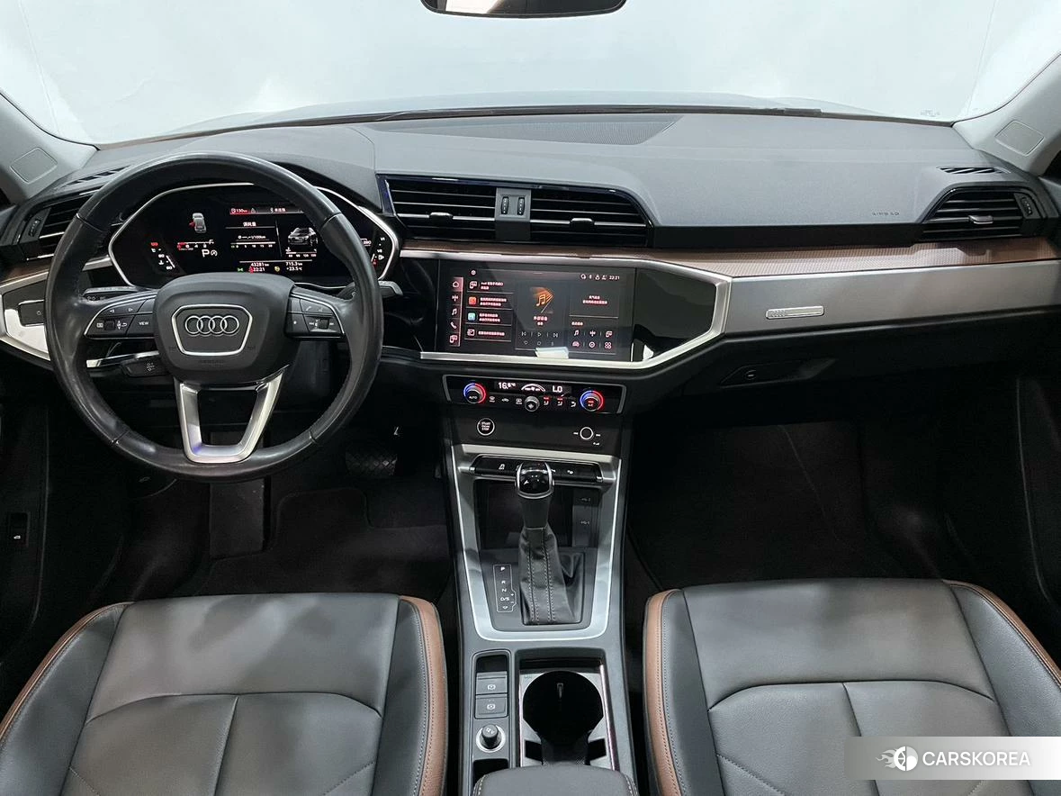 Audi Q3 2021 Темно-серый из Китая, фото 2