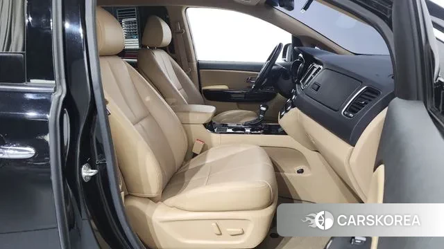 Kia The New Carnival 2018 Черный из Кореи, фото 2