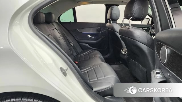 Mercedes-Benz C-Class W205 2021 Белый из Кореи, фото 2