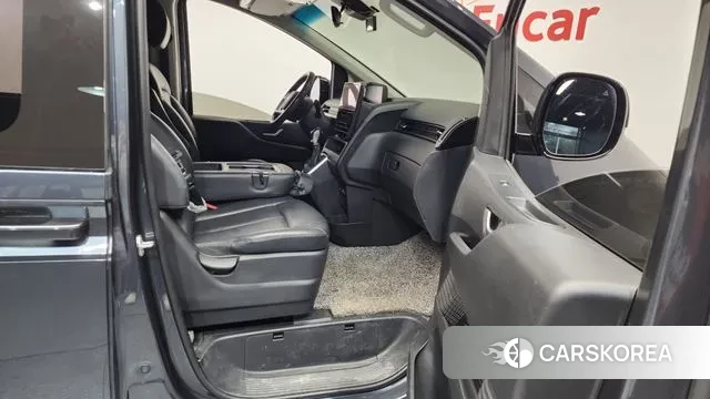 Hyundai Staria 2022 Серый из Кореи, фото 2