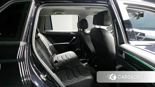 Volkswagen Tiguan second Generation 2021 Черный из Кореи, фото 2