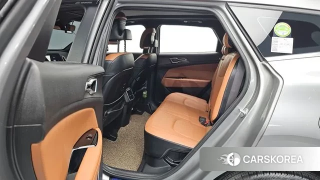 Kia Sportage 5th Generation Hybrid 2023 Серебряный из Кореи, фото 2