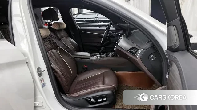 BMW 5 Series (G30) 2020 Белый из Кореи, фото 2