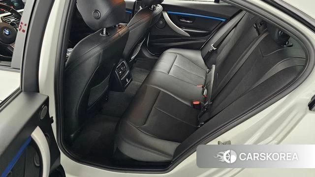 BMW 3 Series (F30) 2018 Белый из Кореи, фото 2