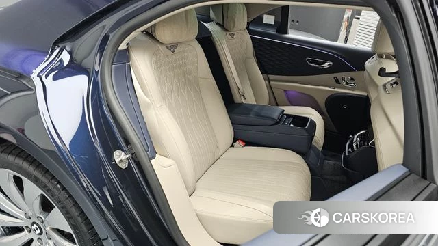 Bentley Flying Spur 3rd Generation 2022 Черный из Кореи, фото 2