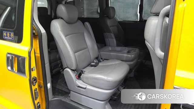 Hyundai The New Grand Starex 2018 Желтый из Кореи, фото 2