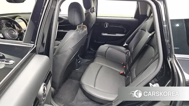 Mini Cooper Clubman 2023 Черный из Кореи, фото 2