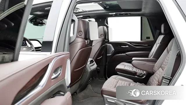 Cadillac Escalade 5th Generation 2022 Белый из Кореи, фото 2