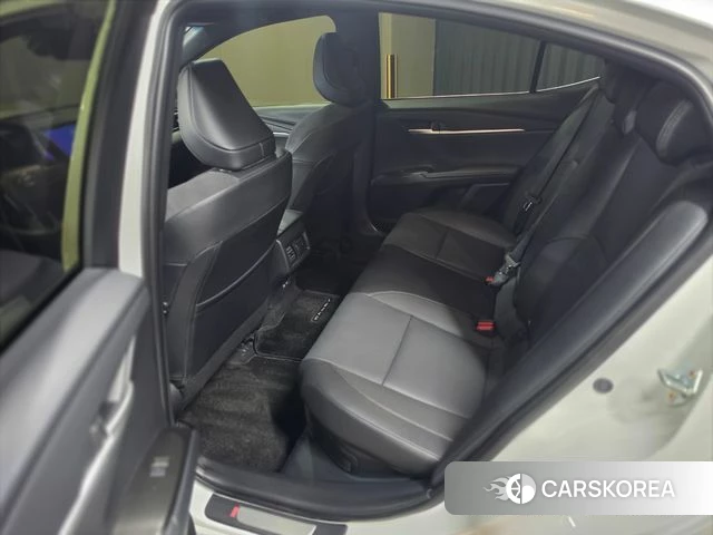 Toyota Camry (XV80) 2025 Белый из Кореи, фото 2