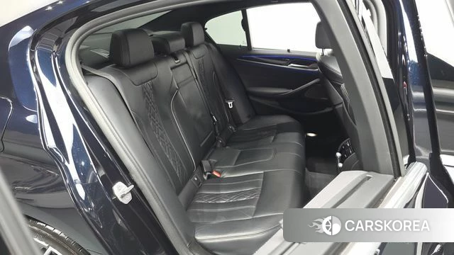 BMW 5 Series (G30) 2022 Черный из Кореи, фото 2