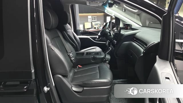 Hyundai Staria 2024 Черный из Кореи, фото 2