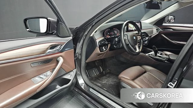 BMW 5 Series (G30) 2020 Серый из Кореи, фото 2