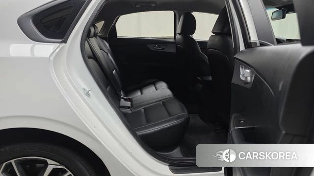 Kia The New K3 2nd generation 2022 Белый из Кореи, фото 2