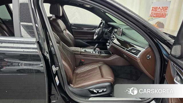 BMW 7 Series (G11) 2020 Черный из Кореи, фото 2