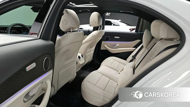 Mercedes-Benz E-Class W213 2023 Белый из Кореи, фото 2