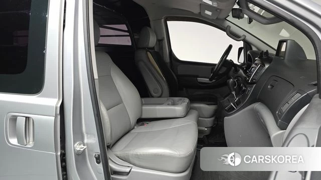 Hyundai The New Grand Starex 2018 Серебряный из Кореи, фото 2